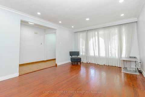 Photo 10 at 4104 Brandon Gate, Malton, Mississauga