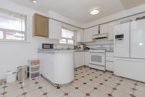 Photo 13 at 4104 Brandon Gate, Malton, Mississauga