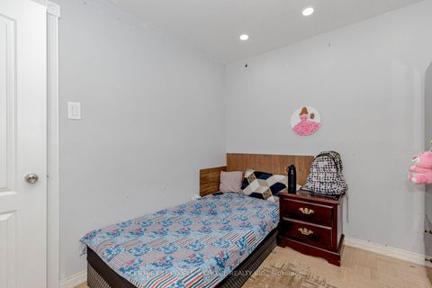 Photo 32 at 4104 Brandon Gate, Malton, Mississauga