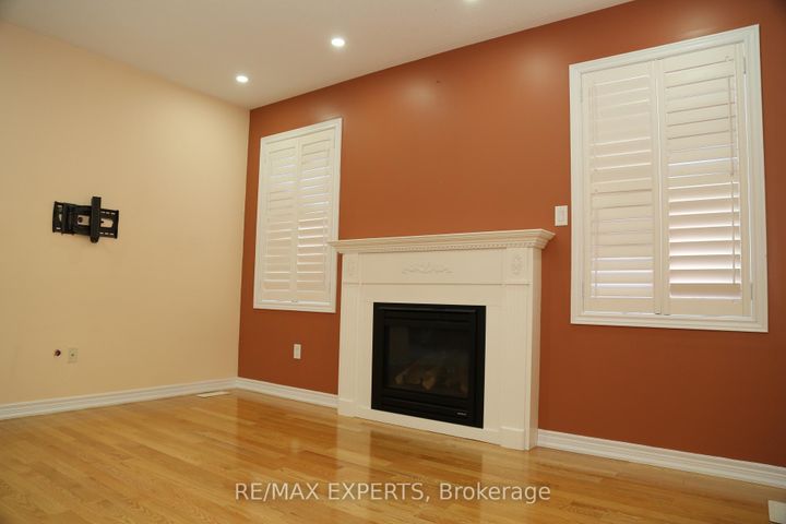 Photo 11 at 1437 Kerrydale Avenue, Rural Pickering, Pickering