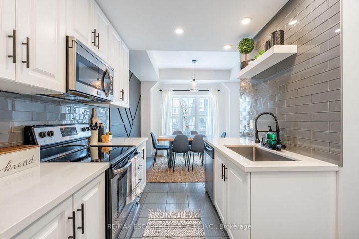 Photo 0 at 5 - 11 Stockbridge Gardens, Stoney Creek Mountain, Hamilton