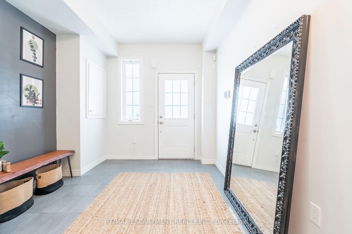 Photo 3 at 5 - 11 Stockbridge Gardens, Stoney Creek Mountain, Hamilton