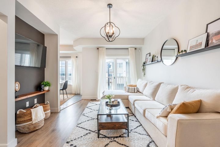 Photo 8 at 5 - 11 Stockbridge Gardens, Stoney Creek Mountain, Hamilton