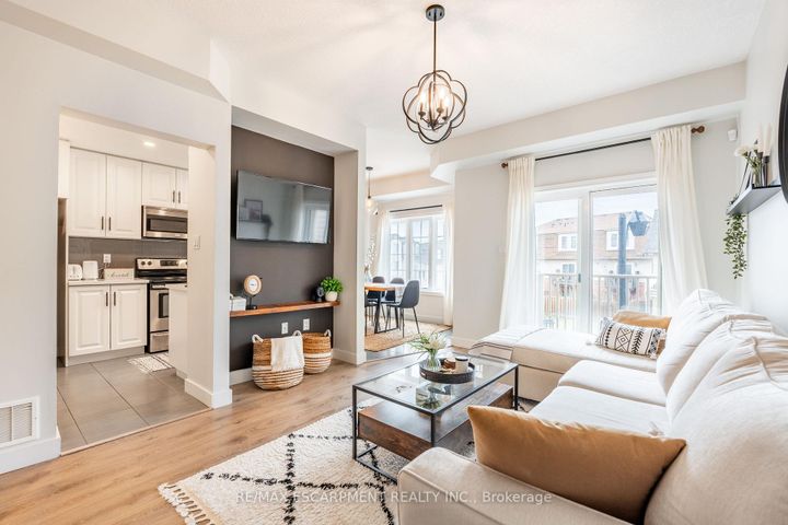 Photo 9 at 5 - 11 Stockbridge Gardens, Stoney Creek Mountain, Hamilton