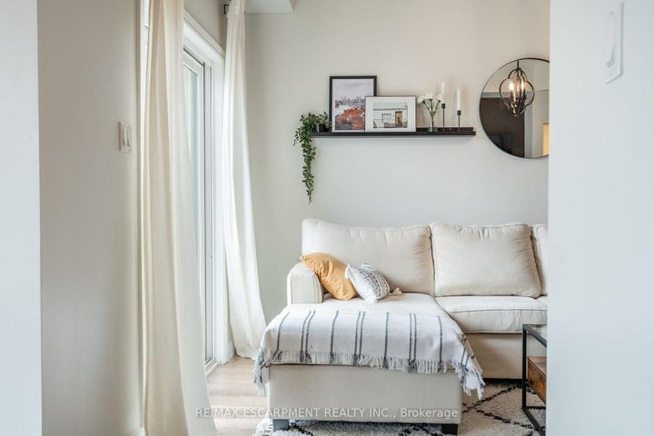 Photo 17 at 5 - 11 Stockbridge Gardens, Stoney Creek Mountain, Hamilton