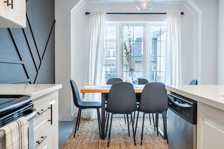 Photo 21 at 5 - 11 Stockbridge Gardens, Stoney Creek Mountain, Hamilton