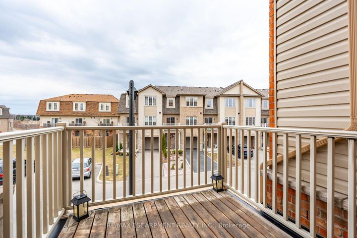 Photo 26 at 5 - 11 Stockbridge Gardens, Stoney Creek Mountain, Hamilton