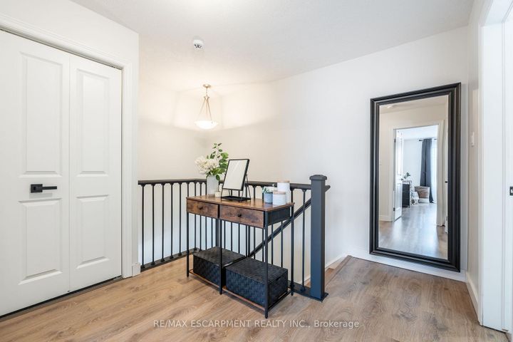 Photo 29 at 5 - 11 Stockbridge Gardens, Stoney Creek Mountain, Hamilton