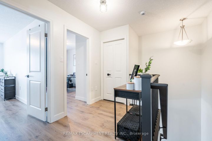 Photo 30 at 5 - 11 Stockbridge Gardens, Stoney Creek Mountain, Hamilton