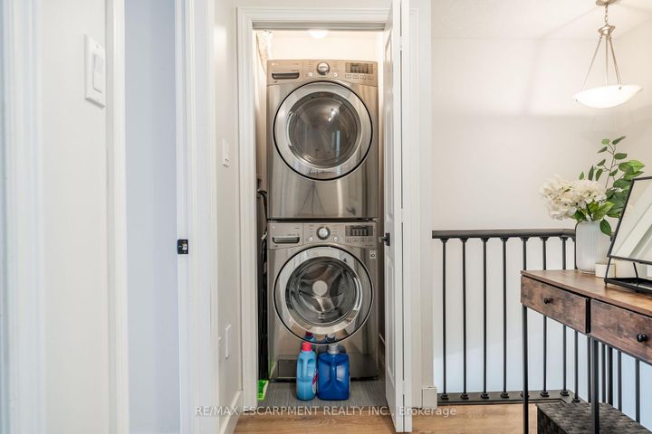 Photo 31 at 5 - 11 Stockbridge Gardens, Stoney Creek Mountain, Hamilton