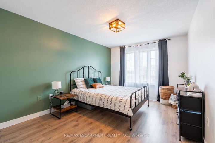 Photo 32 at 5 - 11 Stockbridge Gardens, Stoney Creek Mountain, Hamilton