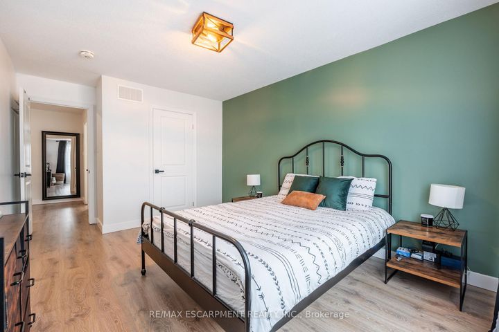 Photo 34 at 5 - 11 Stockbridge Gardens, Stoney Creek Mountain, Hamilton