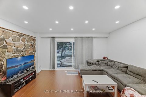Photo 10 at 4 - 415 Silverstone Drive, Clairville, Toronto