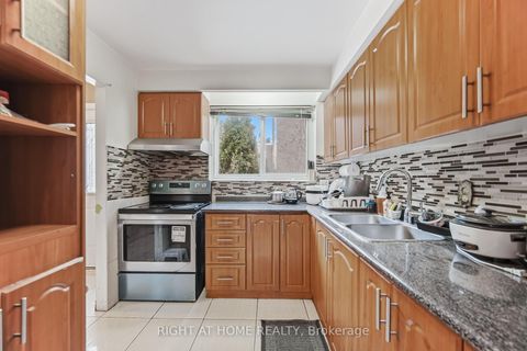 Photo 12 at 4 - 415 Silverstone Drive, Clairville, Toronto