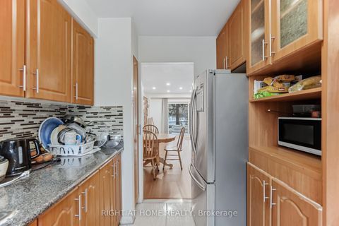 Photo 15 at 4 - 415 Silverstone Drive, Clairville, Toronto