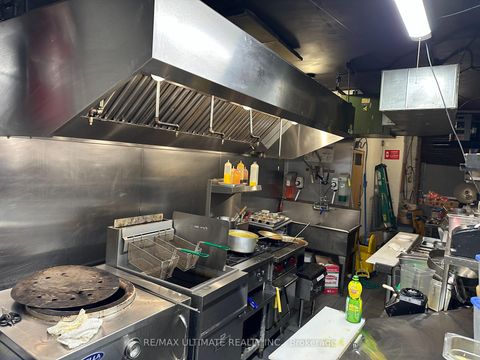 Photo 4 at 507 Queen Street, Waterfront Communities C1, Toronto