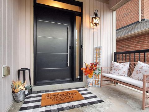 Photo 3 at 14 Grey Wing Avenue, Keswick South, Georgina