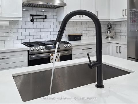 Photo 14 at 14 Grey Wing Avenue, Keswick South, Georgina