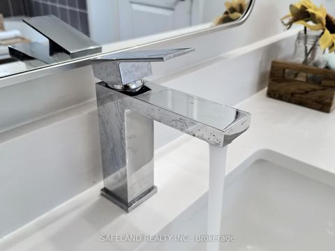 Photo 25 at 14 Grey Wing Avenue, Keswick South, Georgina