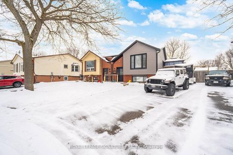 Photo 3 at 204 Medina Court, Lakeview, Oshawa