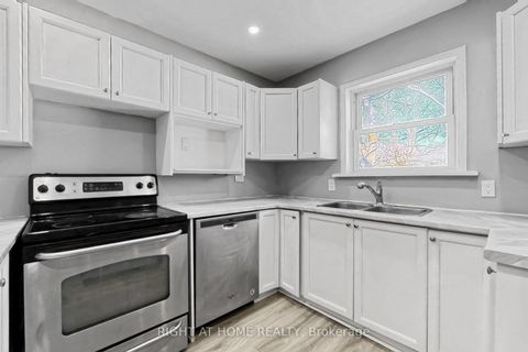 Photo 11 at 19 Alfred Street W, Allandale, Barrie