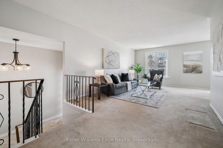 Photo 5 at 2268 Wyandotte Drive, WO West, Oakville