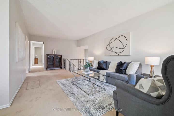 Photo 8 at 2268 Wyandotte Drive, WO West, Oakville