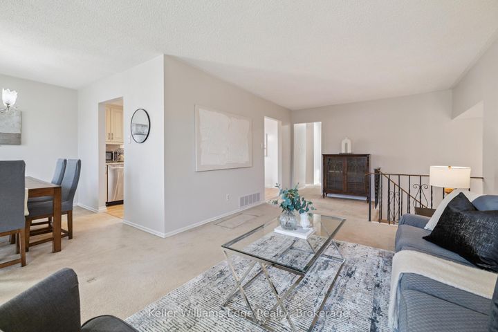 Photo 9 at 2268 Wyandotte Drive, WO West, Oakville