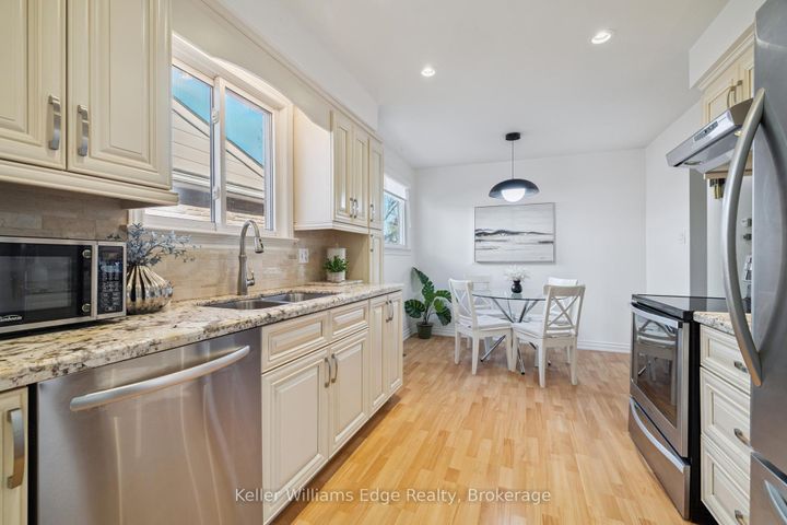 Photo 12 at 2268 Wyandotte Drive, WO West, Oakville