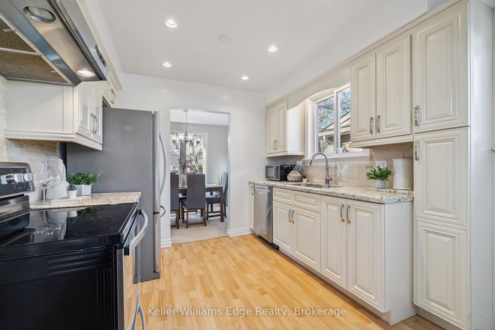 Photo 16 at 2268 Wyandotte Drive, WO West, Oakville