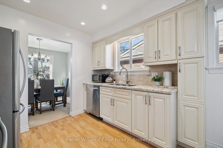 Photo 17 at 2268 Wyandotte Drive, WO West, Oakville