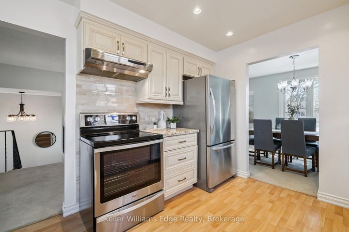 Photo 18 at 2268 Wyandotte Drive, WO West, Oakville