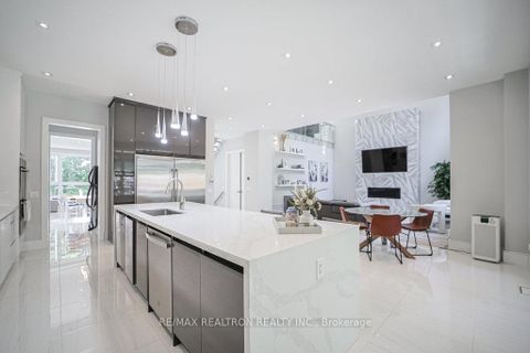 Photo 10 at 263 East Avenue, Rouge E10, Toronto