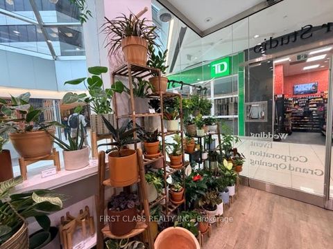 Photo 2 at 105 - 2 St. Clair Avenue E, Moore Park, Toronto