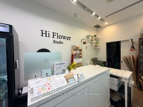 Photo 4 at 105 - 2 St. Clair Avenue E, Moore Park, Toronto