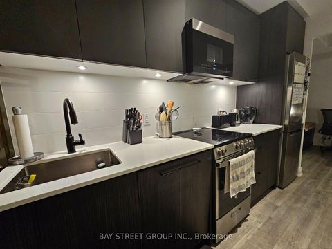 Photo 10 at 801 - 2369 Danforth Avenue, Danforth, Toronto