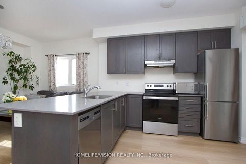 Photo 5 at 12 - 490 Beresford Path, Central, Oshawa