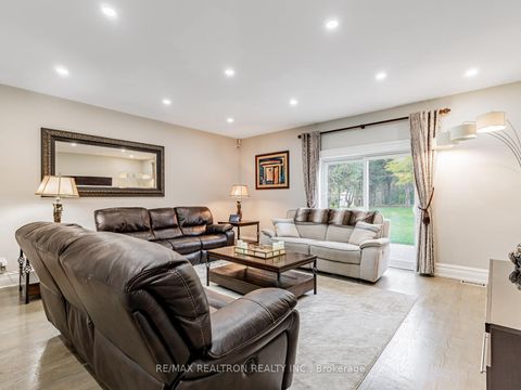 Photo 11 at 33 Carolwood Crescent, Rouge River Estates, Markham