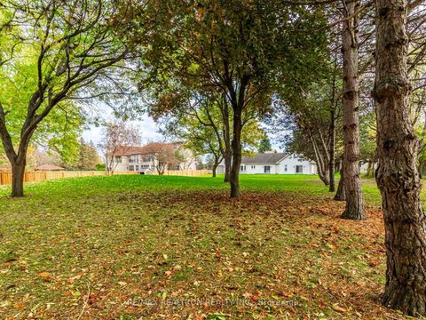 Photo 34 at 33 Carolwood Crescent, Rouge River Estates, Markham