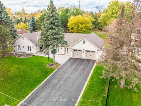 Photo 37 at 33 Carolwood Crescent, Rouge River Estates, Markham