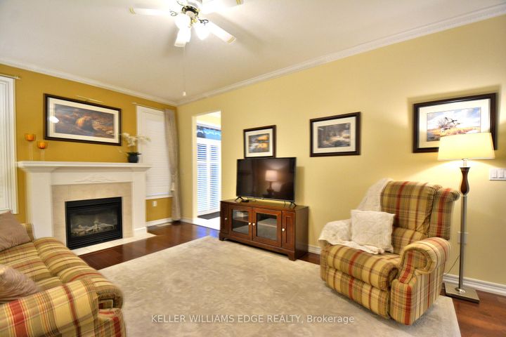 Photo 12 at 41 - 2165 Itabashi Way, Tansley, Burlington
