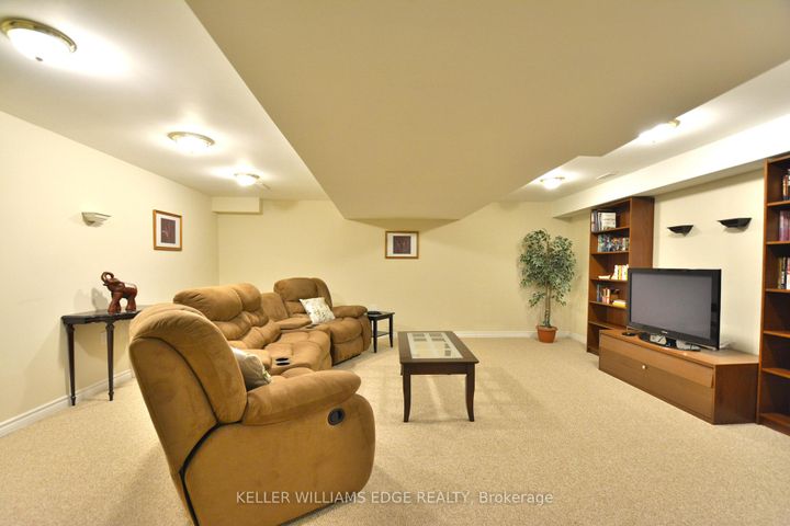 Photo 20 at 41 - 2165 Itabashi Way, Tansley, Burlington