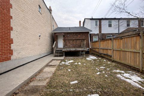 Photo 6 at 154 Glebemount Avenue, East York, Toronto