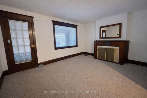 Photo 11 at 154 Glebemount Avenue, East York, Toronto
