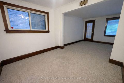 Photo 12 at 154 Glebemount Avenue, East York, Toronto