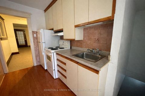Photo 16 at 154 Glebemount Avenue, East York, Toronto