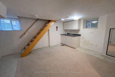 Photo 17 at 154 Glebemount Avenue, East York, Toronto