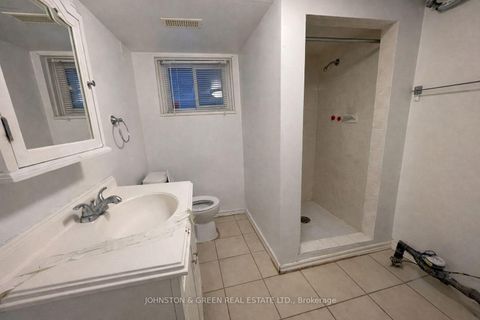 Photo 21 at 154 Glebemount Avenue, East York, Toronto