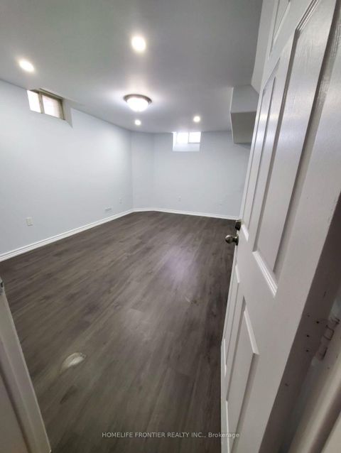 Photo 13 at 150 Maria Antonia Road, Vellore Village, Vaughan