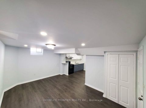 Photo 15 at 150 Maria Antonia Road, Vellore Village, Vaughan